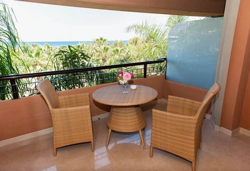 غرفة سوبيريور مطلّة علي البحر, Acacia Resort Parco dei Leoni