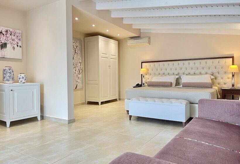 חדר משפחתי, Alkyonis Hotel