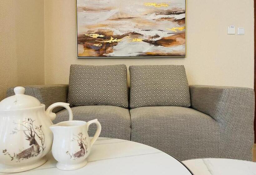 חדר משפחתי, Alkyonis Hotel