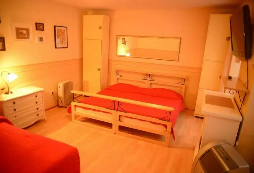 استودیو کامفورت, Apartments Cecilia