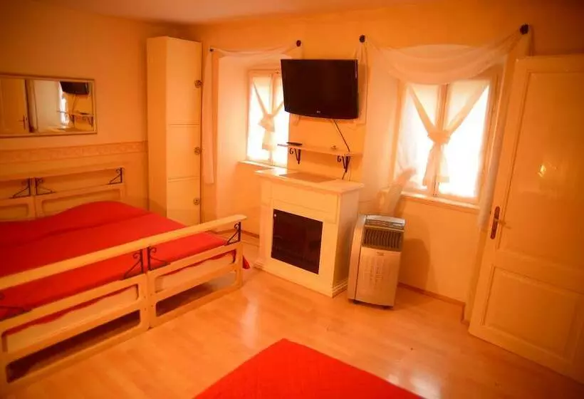 استودیو کامفورت, Apartments Cecilia