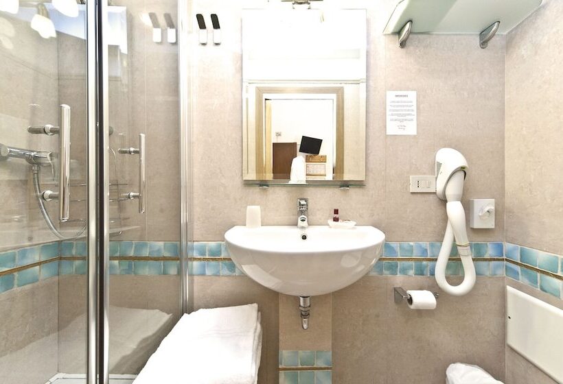 اتاق عادی, Alla Fava