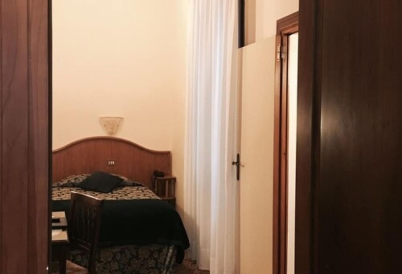 اتاق عادی, Alla Fava