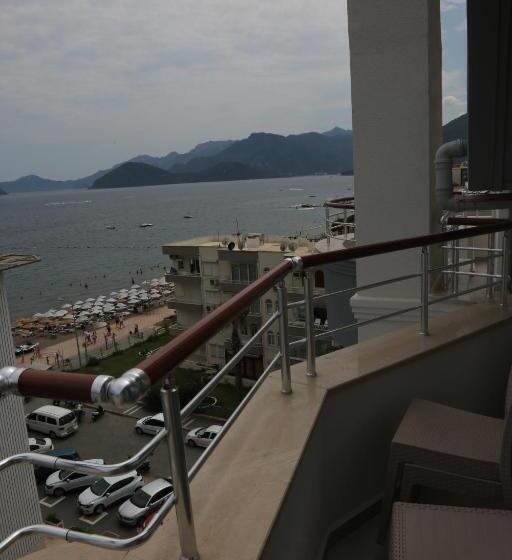 غرفة عائلية, Asli