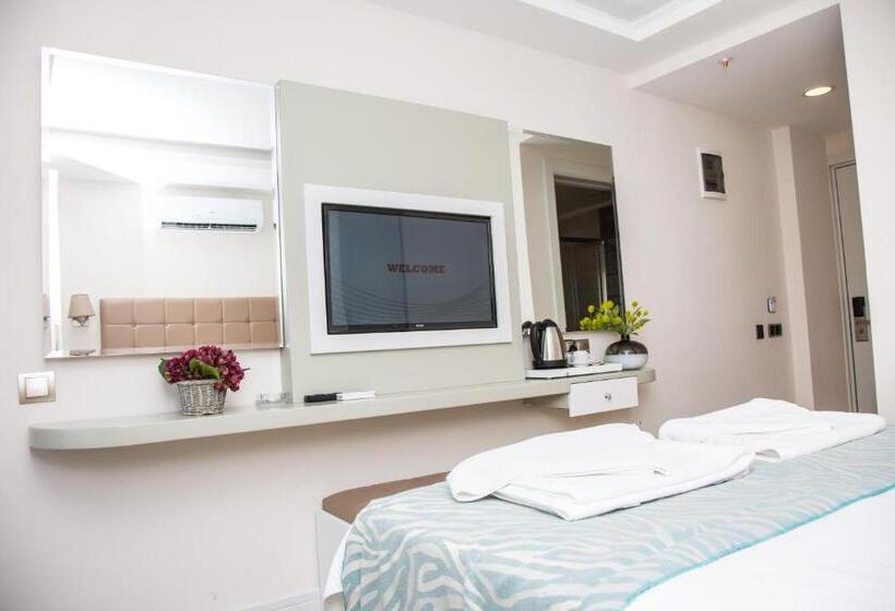 غرفة قياسية إطلالة جانبية علي البحر, Asli