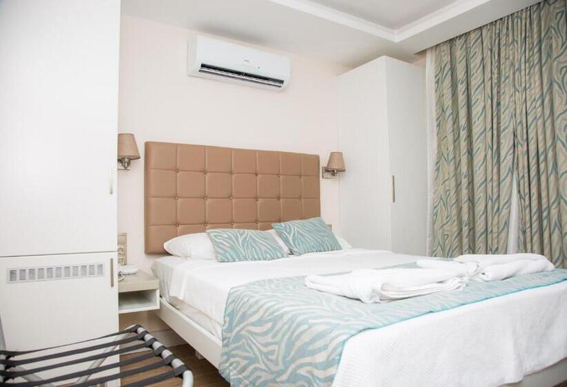 غرفة قياسية إطلالة جانبية علي البحر, Asli