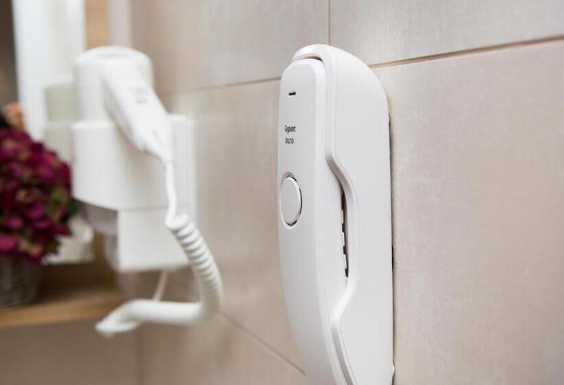 غرفة قياسية إطلالة جانبية علي البحر, Asli