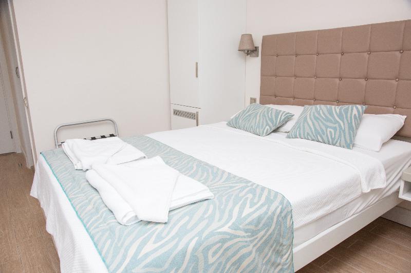 غرفة قياسية إطلالة جانبية علي البحر, Asli