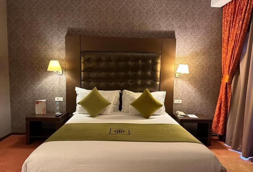 جناح جونيور, Terminus City Center Oujda