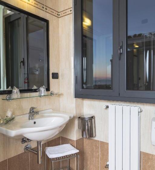 جناح جونيور, Bixio