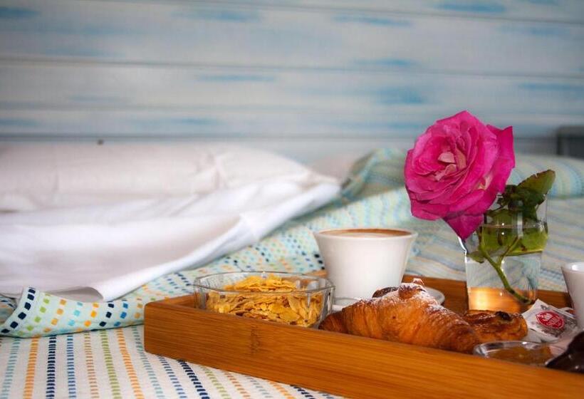 オーシャンビュークラシックルーム, Blue Moon