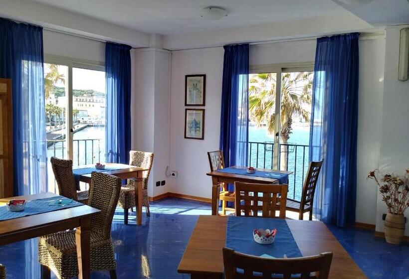 オーシャンビュースーペリアールーム, Blue Moon