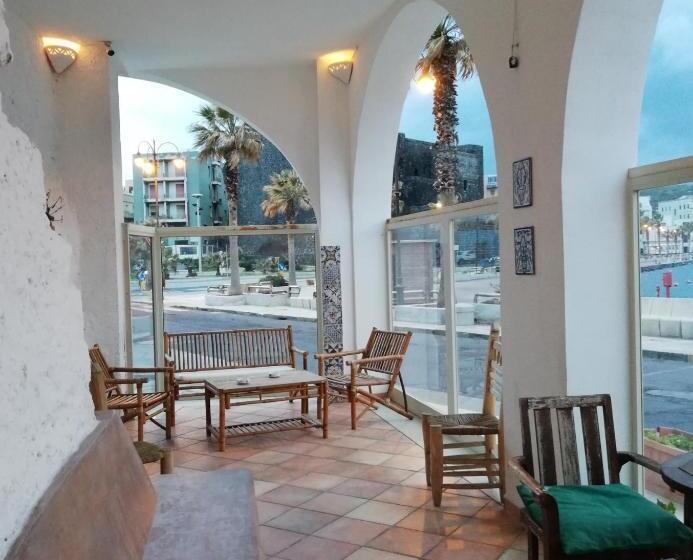 オーシャンビュースーペリアールーム, Blue Moon