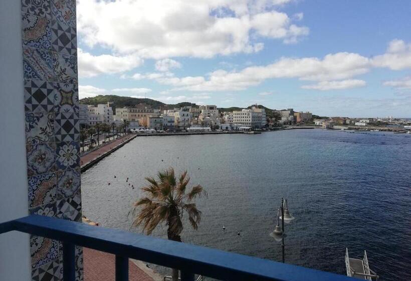 オーシャンビュースーペリアールーム, Blue Moon