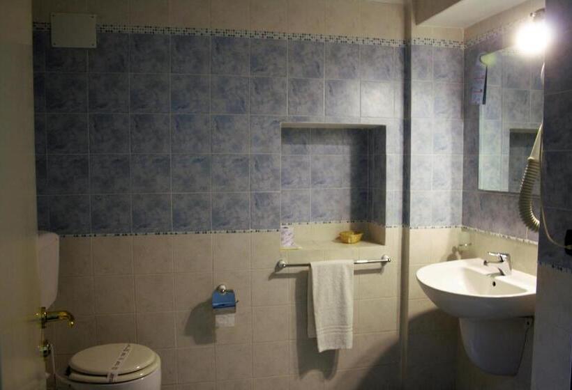 ベーシックルーム, Blue Moon