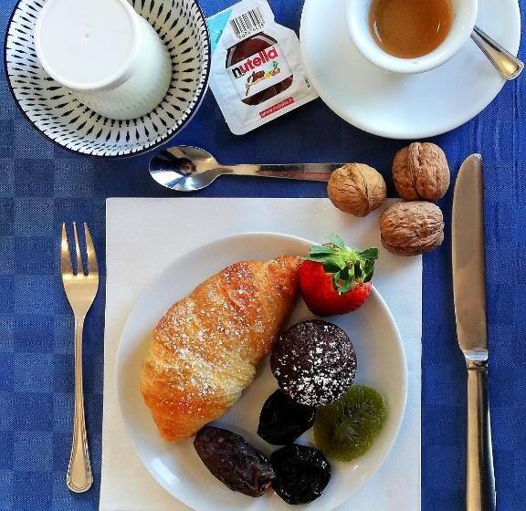 スタンダードルーム, Blue Moon