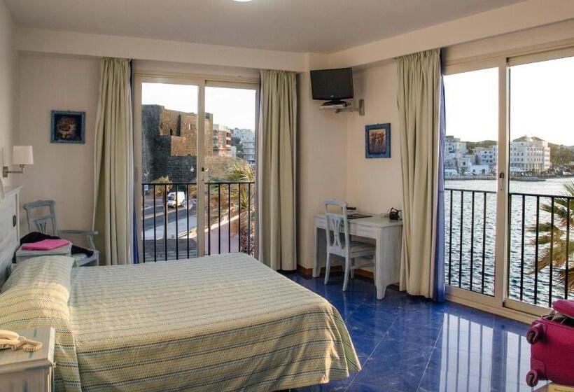 オーシャンビュースーペリアールーム, Blue Moon