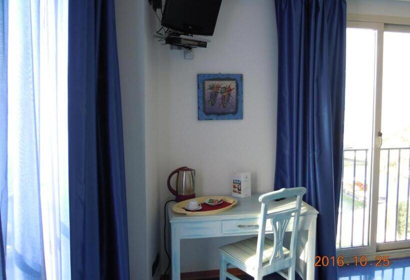 オーシャンビュースーペリアールーム, Blue Moon