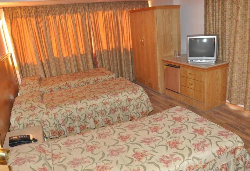 اتاق استاندارد سه نفره, Caesars Palace