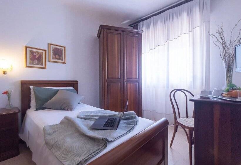 غرفة قياسية فردية, Da Gigi