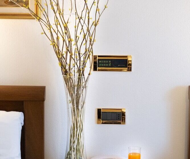 غرفة قياسية ثلاثية, Da Gigi