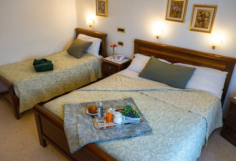 غرفة قياسية ثلاثية, Da Gigi