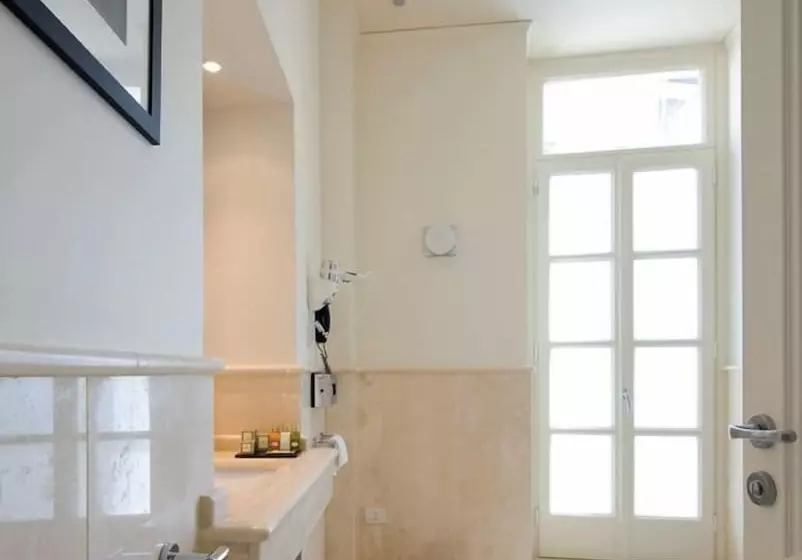 اتاق لوکس, Albergo Palazzo Decumani