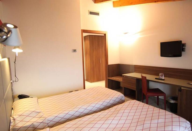 스탠다드 트리플 룸, Del Parco