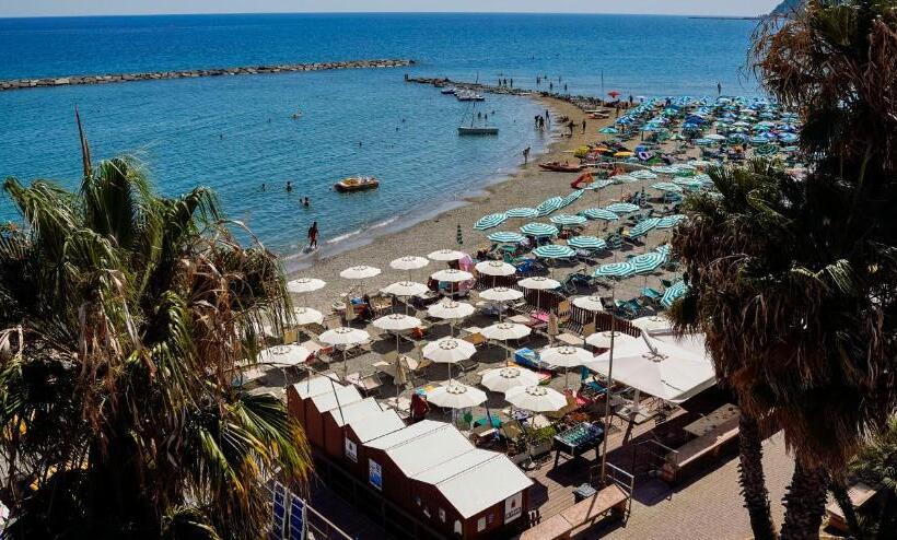 标准三人间, Delle Rose