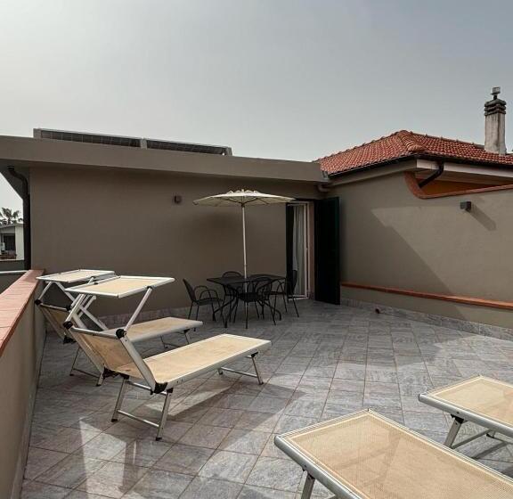 标准三人间, Delle Rose