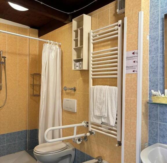 家庭间, Delle Rose