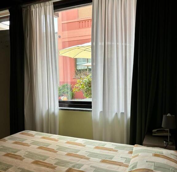 家庭间, Delle Rose