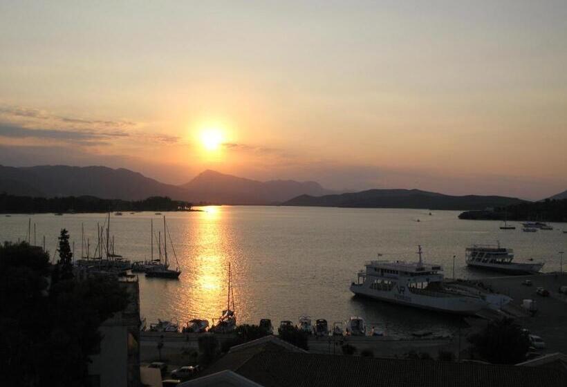 اتاق اکونومی, Dimitra Boutique