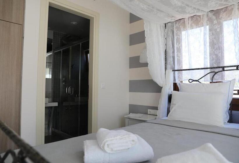 سوییت, Dimitra Boutique