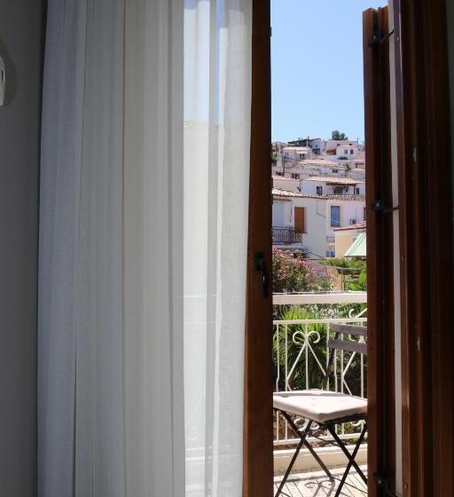 سوییت, Dimitra Boutique