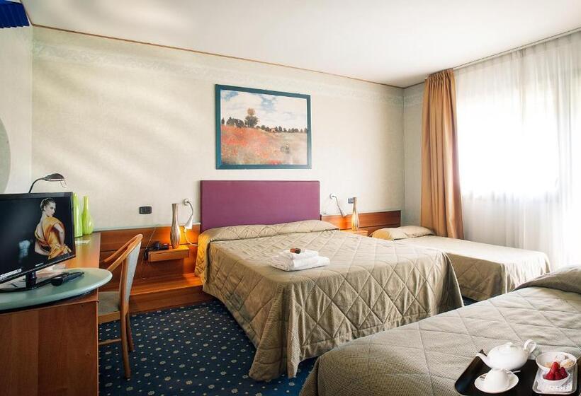 标准三人间, Il Cecchini