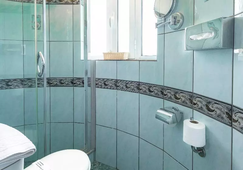 オーシャンビュースイート, Irida Beach Resort Suites