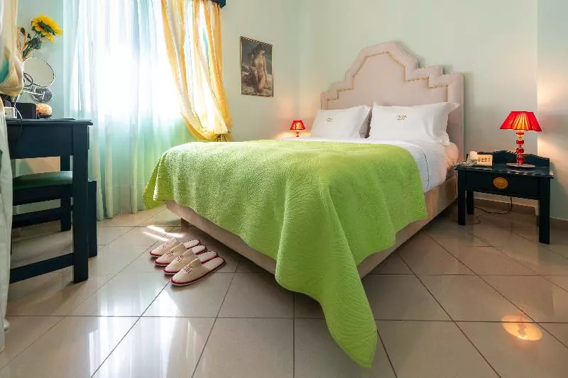 オーシャンビュースイート, Irida Beach Resort Suites