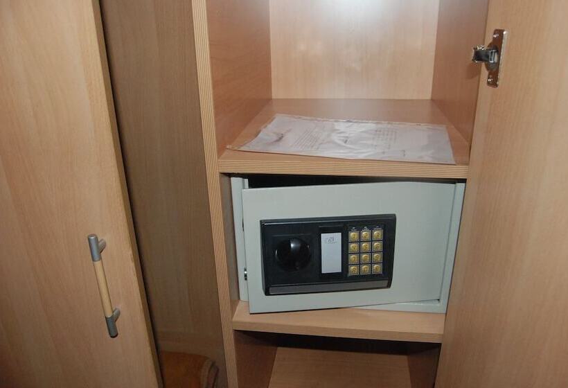 اتاق استاندارد یک نفره, La Princesse