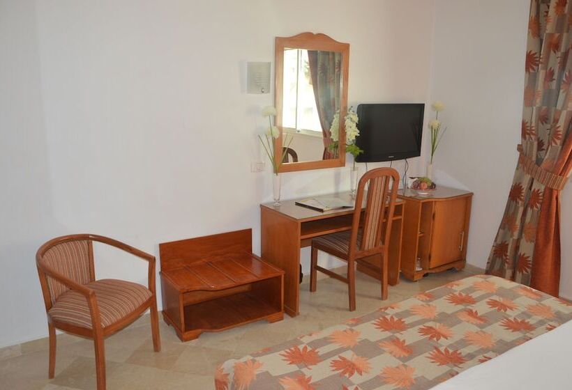 اتاق استاندارد سه نفره, La Princesse