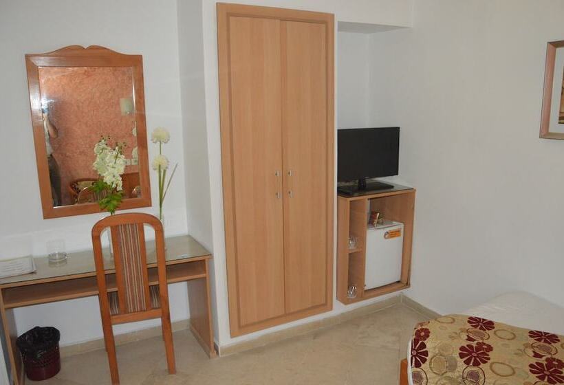 اتاق استاندارد یک نفره, La Princesse