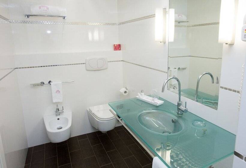 اتاق سوپریور, Ariha Hotel Cosenza