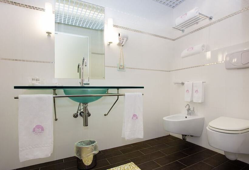 سوییت جونیور, Ariha Hotel Cosenza