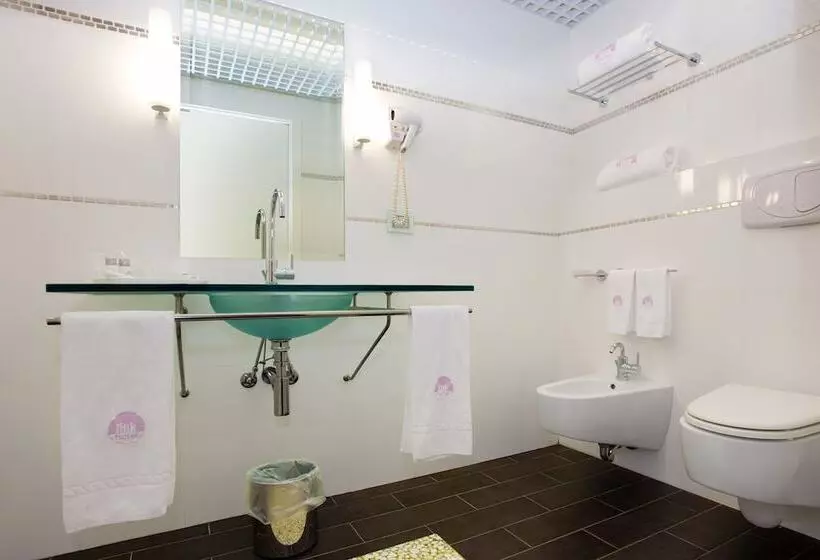 سوییت جونیور, Ariha Hotel Cosenza