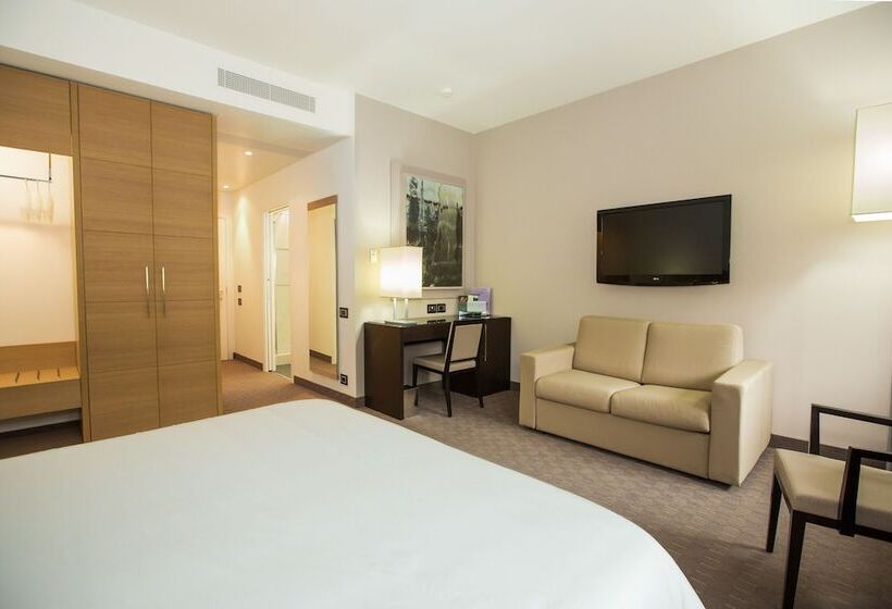 سوییت جونیور, Ariha Hotel Cosenza