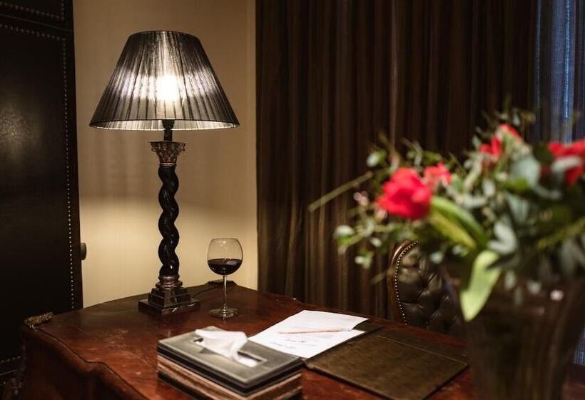 جناح رئاسى, Mainalon Resort