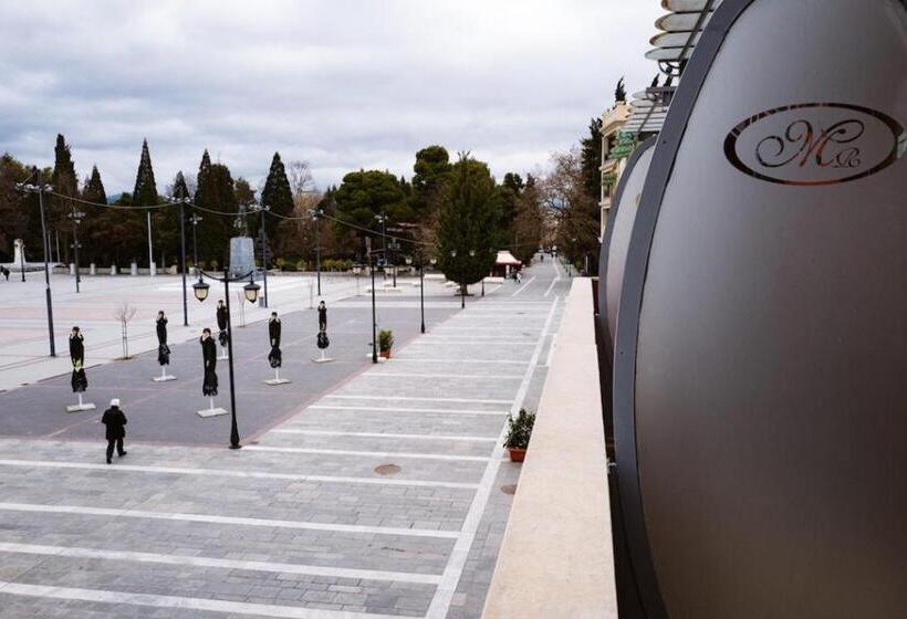 غرفة إدارية مطلة على المتنزه, Mainalon Resort