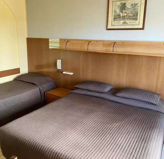Economy Triple Room, Nettuno