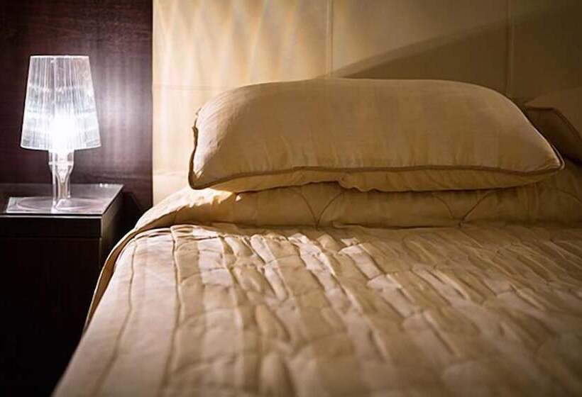 اتاق استاندارد چهار تخته, Olympic Star