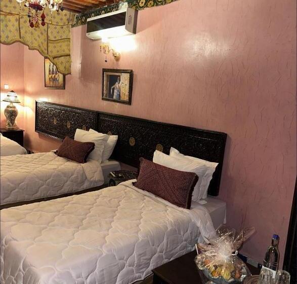 带泳池观景的豪华房, Palais Al Firdaous